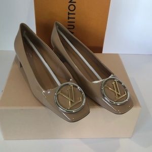NEW Louis Vuitton Patent Signature Logo - Kid Heal